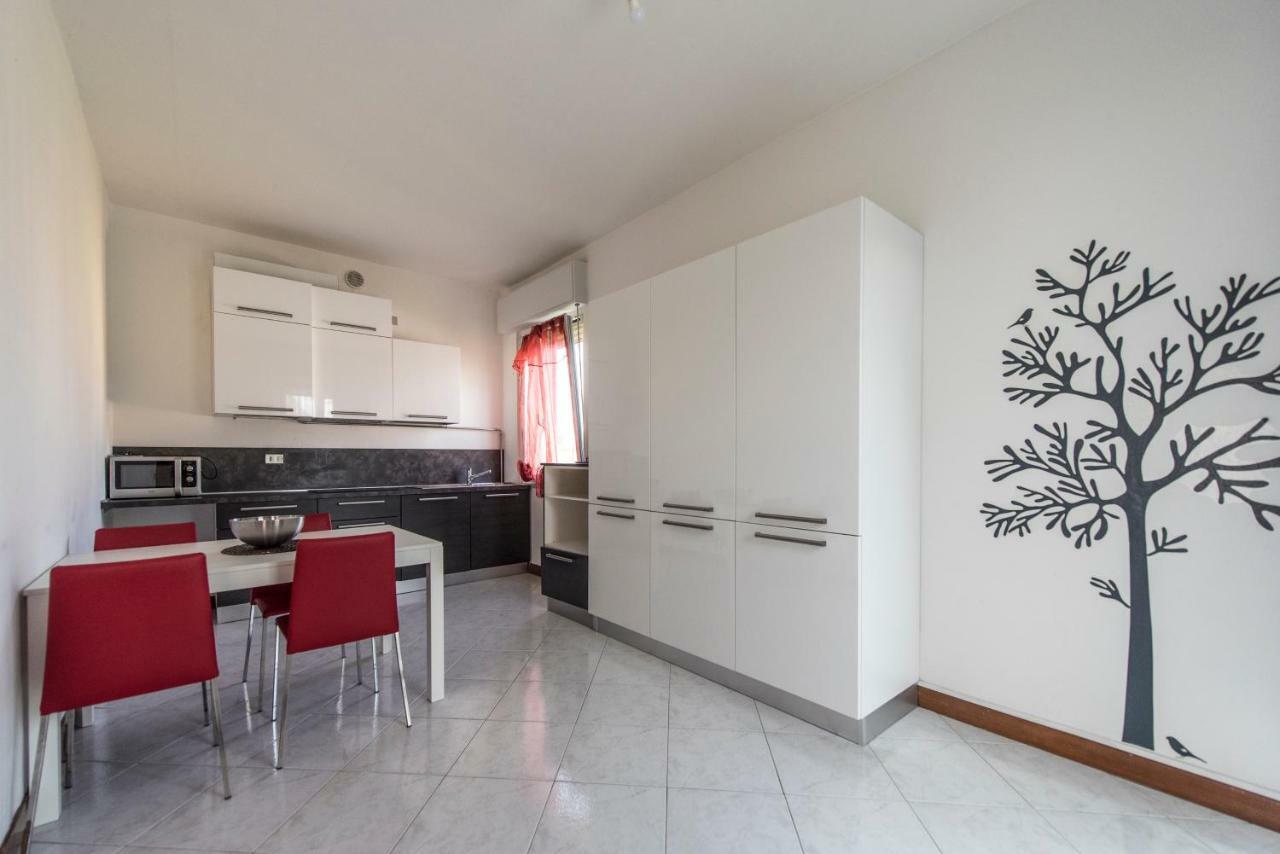 La Casa Rosa Apartment Сирмионе Екстериор снимка